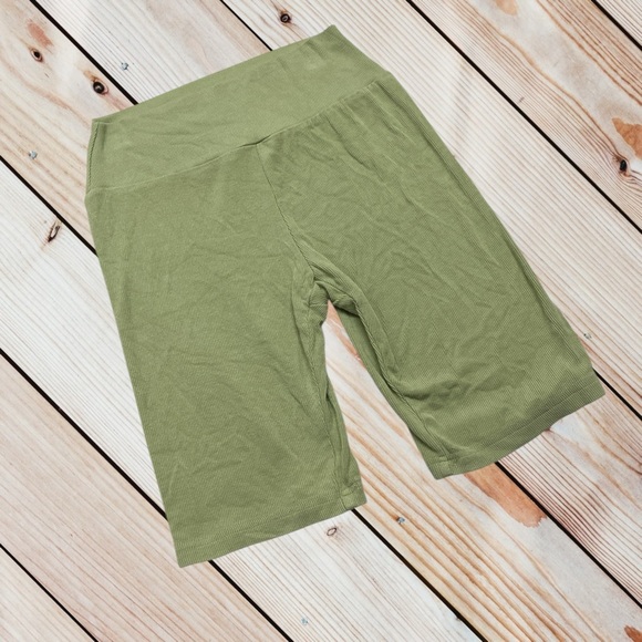 Foxy Kind S lime all weekend long shorts - Picture 2 of 12